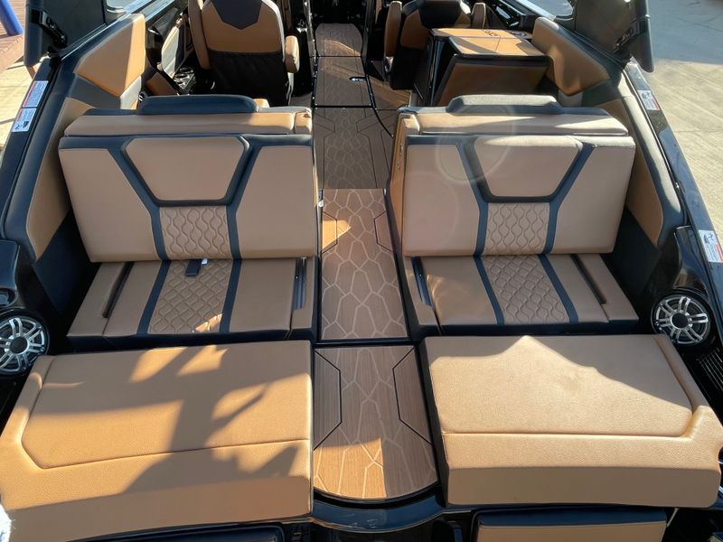 Boat Image 21