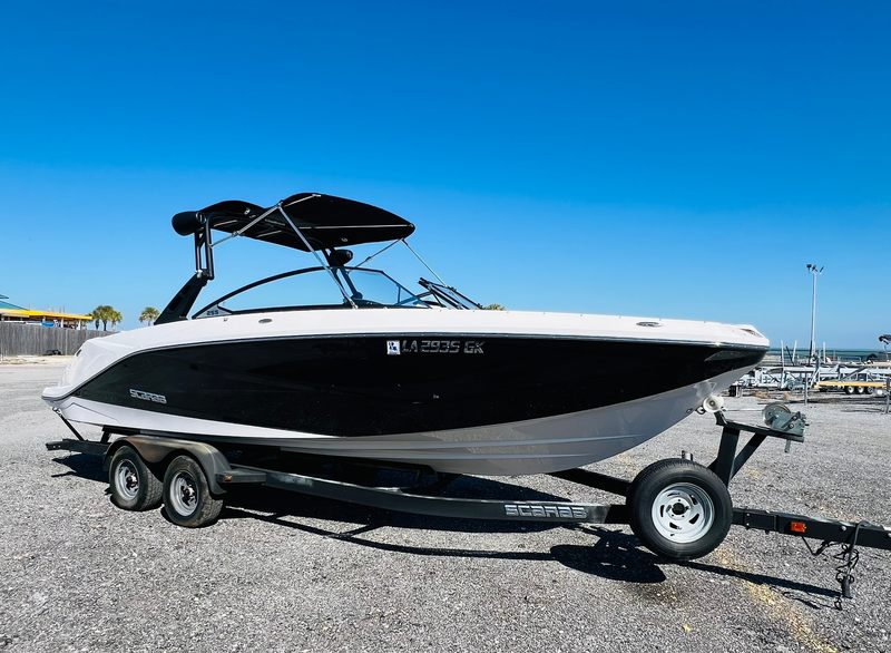 2019 Scarab 255 ID Wake Edition