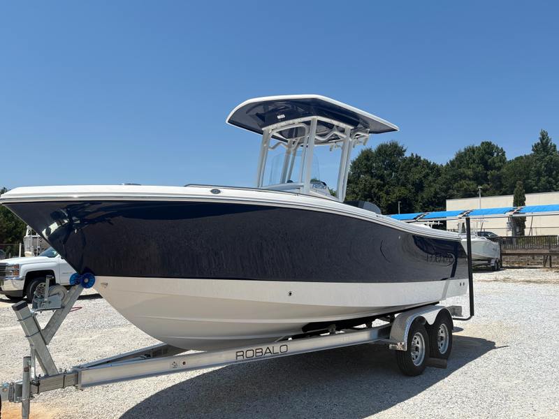 2026 Robalo 230 CC