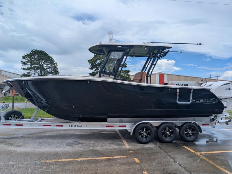 2025 Robalo 270 CC