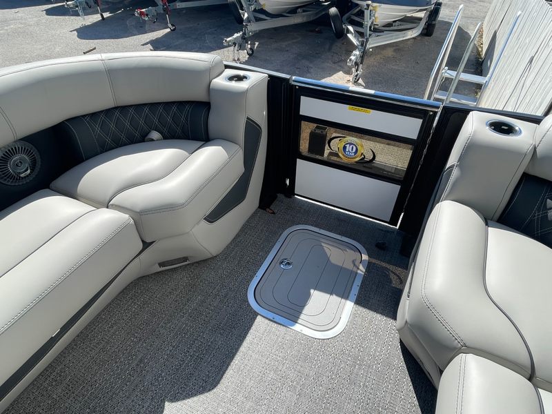 Boat Image 10