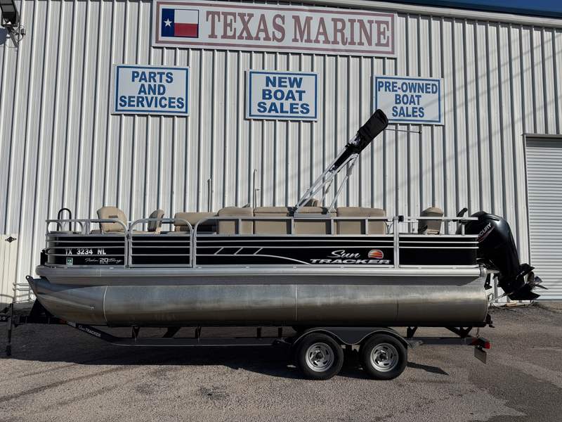 2020 Sun Tracker Fishin Barge 20 DLX