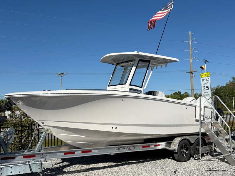 2025 Robalo 250 CC