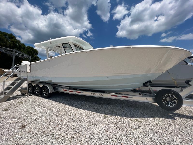 2024 Robalo 360 CC