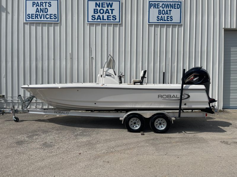 2025 Robalo 226 Cayman STD